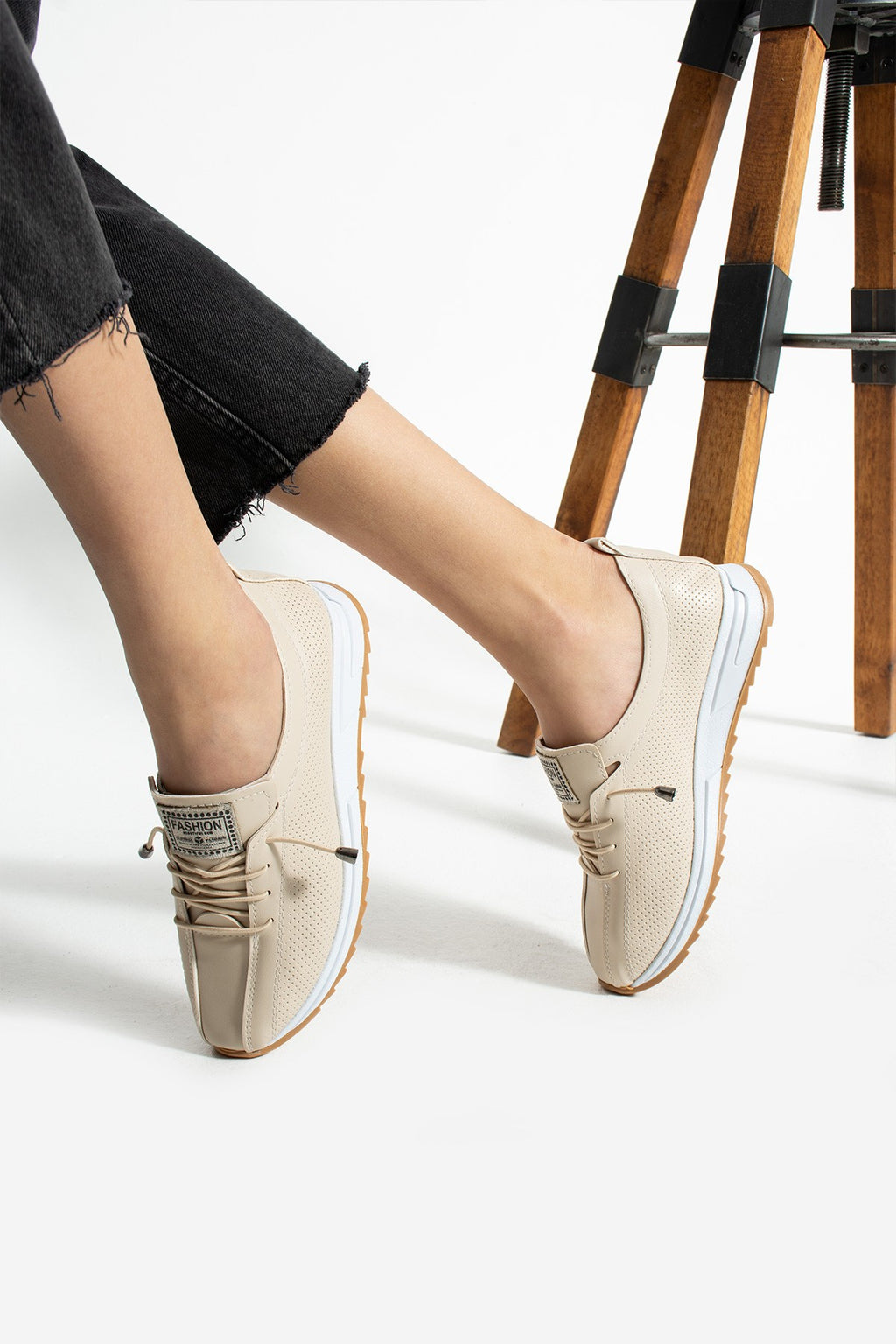 Bej Bağcıklı Spor Ayakkabı Comfort Yumuşak Tabanlı Bağcıklı Snekaer