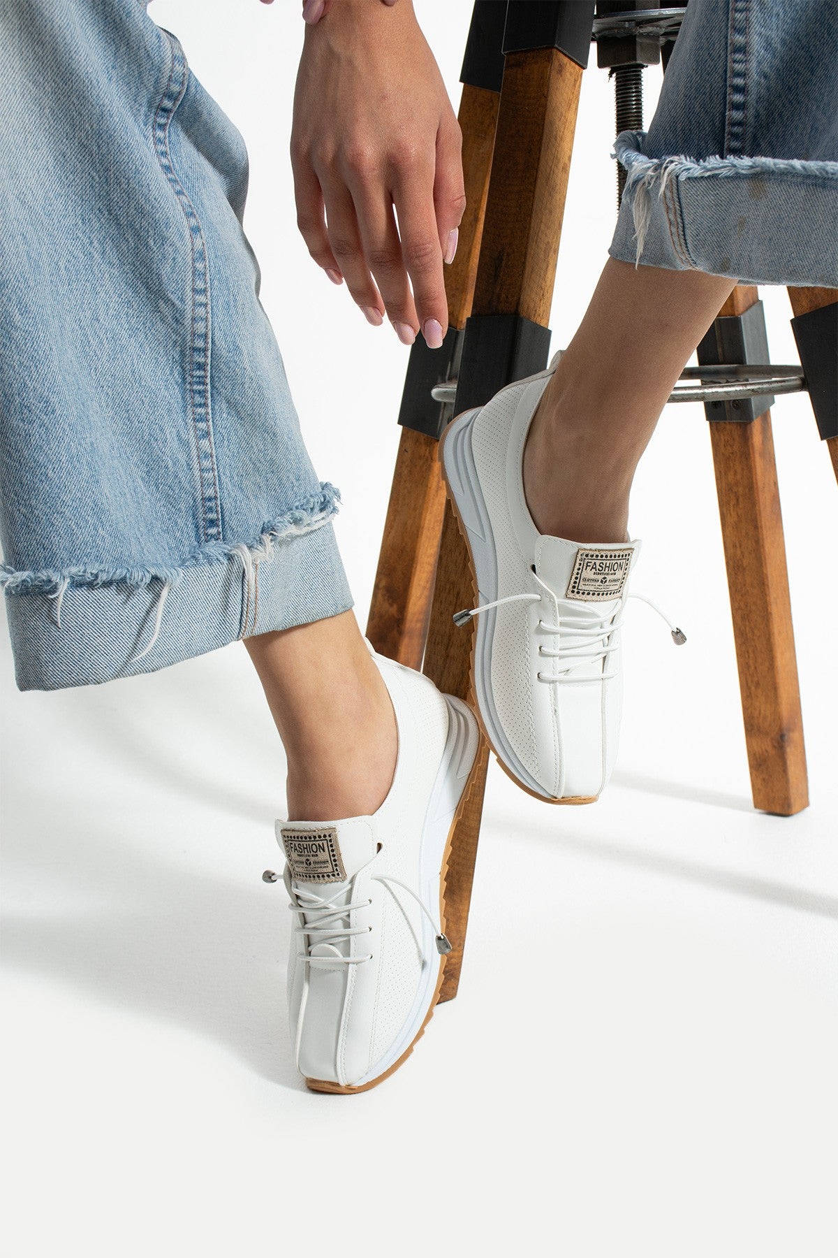 Beyaz Bağcıklı Spor Ayakkabı Comfort Yumuşak Tabanlı Bağcıklı Snekaer