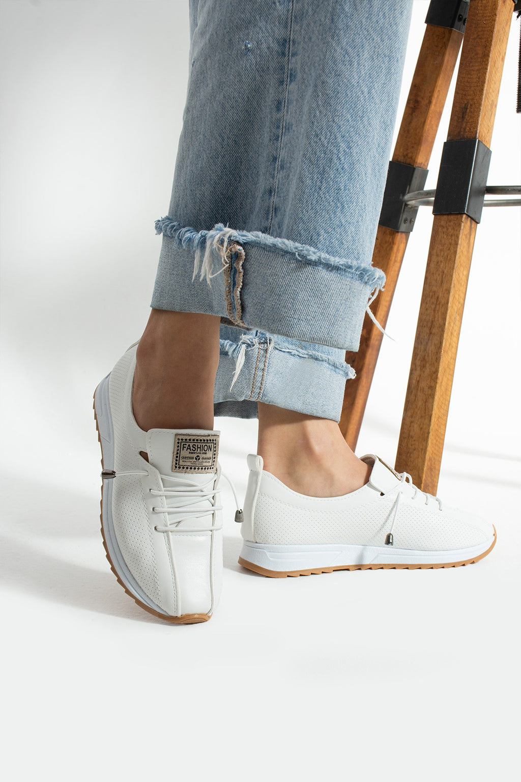 Beyaz Bağcıklı Spor Ayakkabı Comfort Yumuşak Tabanlı Bağcıklı Snekaer