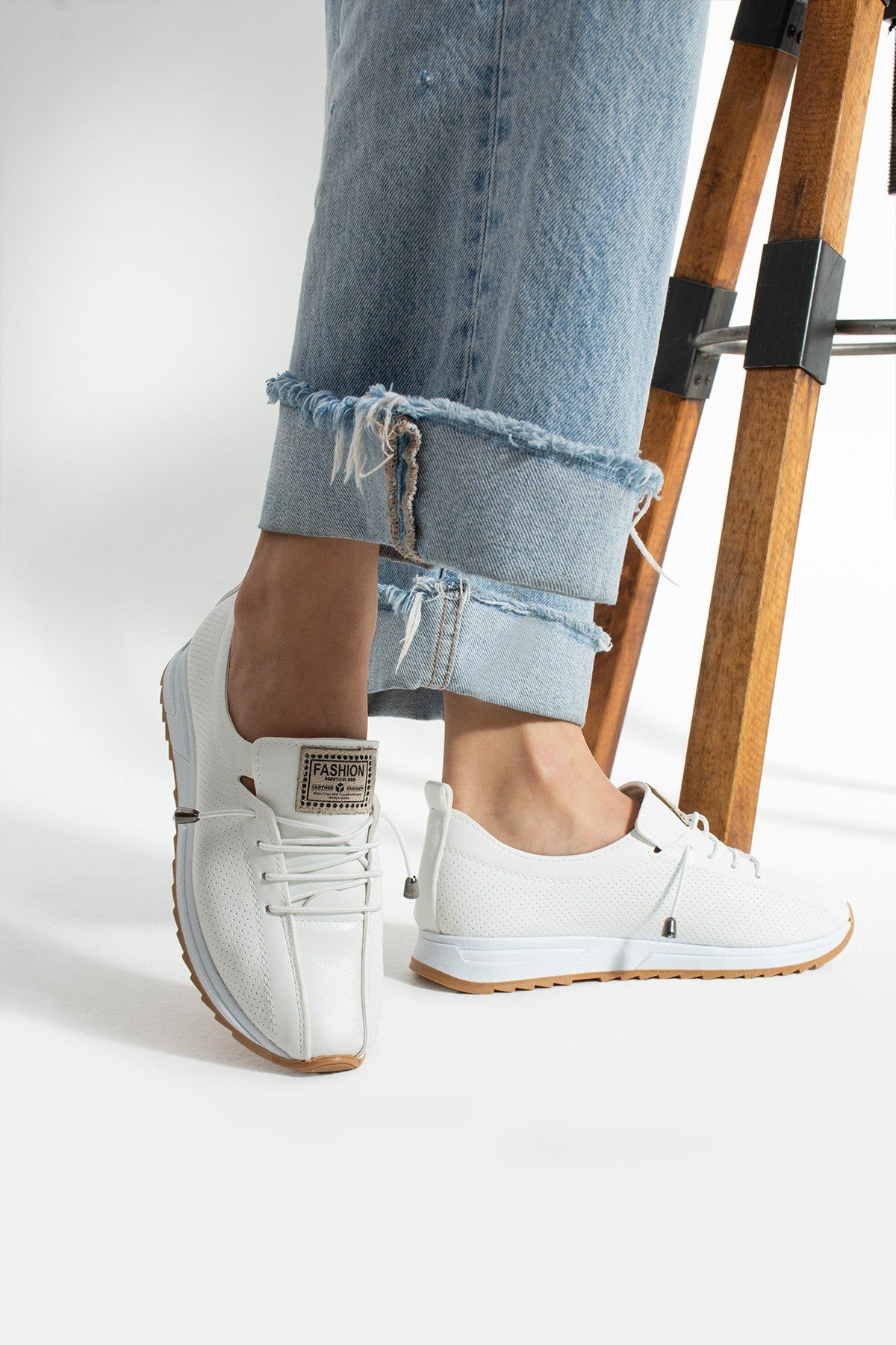 Beyaz Bağcıklı Spor Ayakkabı Comfort Yumuşak Tabanlı Bağcıklı Snekaer