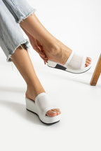Beyaz Dolgu Topuk Terlik Rahat Comfort (6cm)