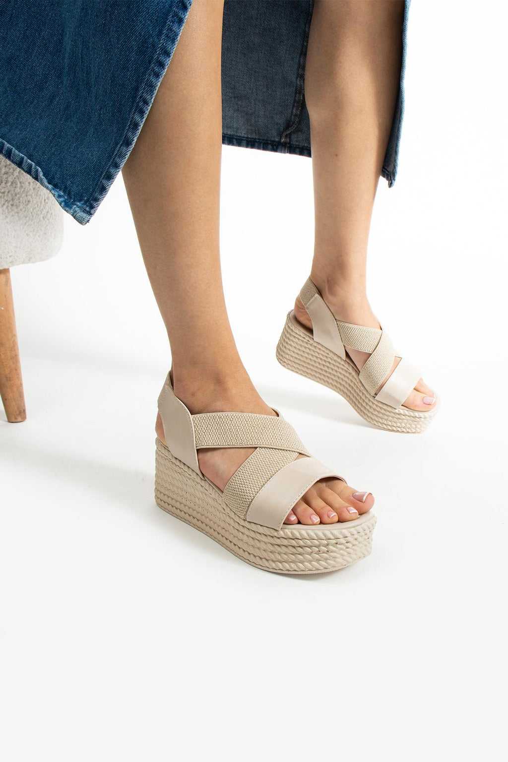 Dolgu Topuk Sandalet Rahat Ayak Yapısına Uygun Ergonomik