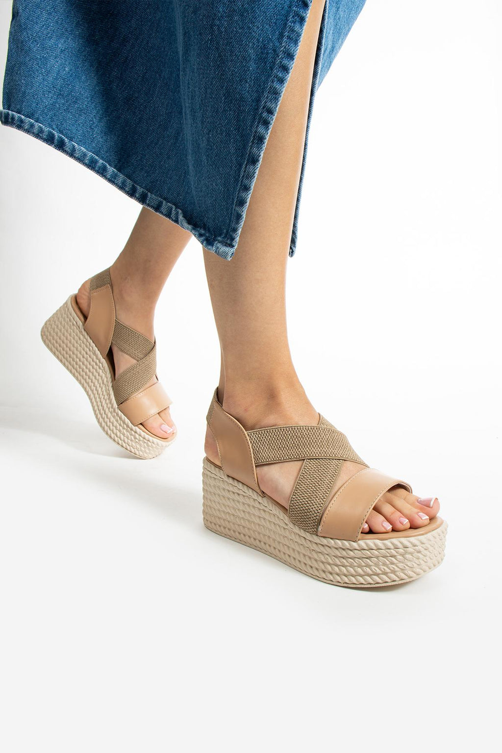 Dolgu Topuk Sandalet Rahat Ayak Yapısına Uygun Ergonomik