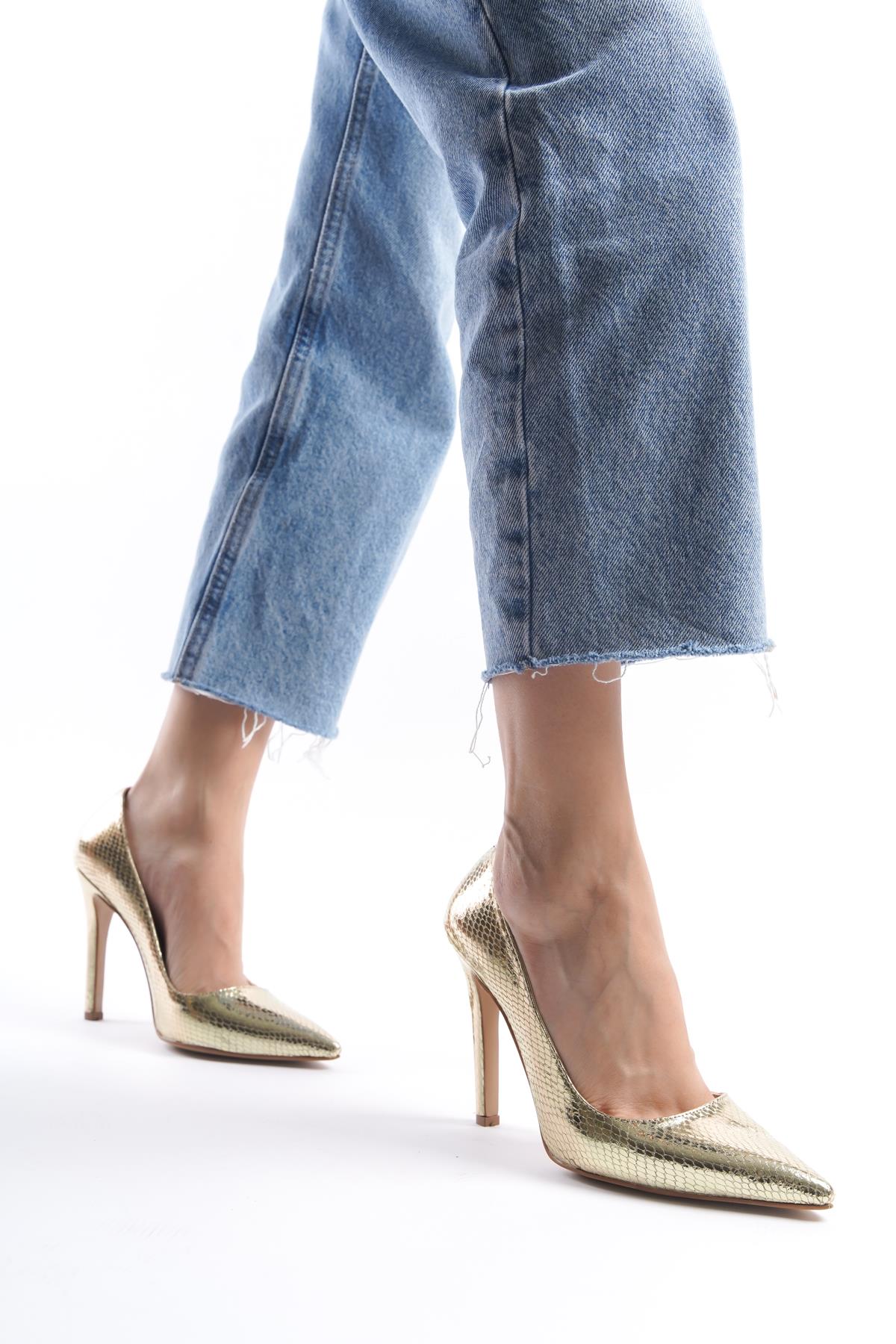 Kadın Stiletto Topuklu Ayakkabı (KALIP KÜÇÜK, BİR BEDEN BÜYÜK ALINIZ)