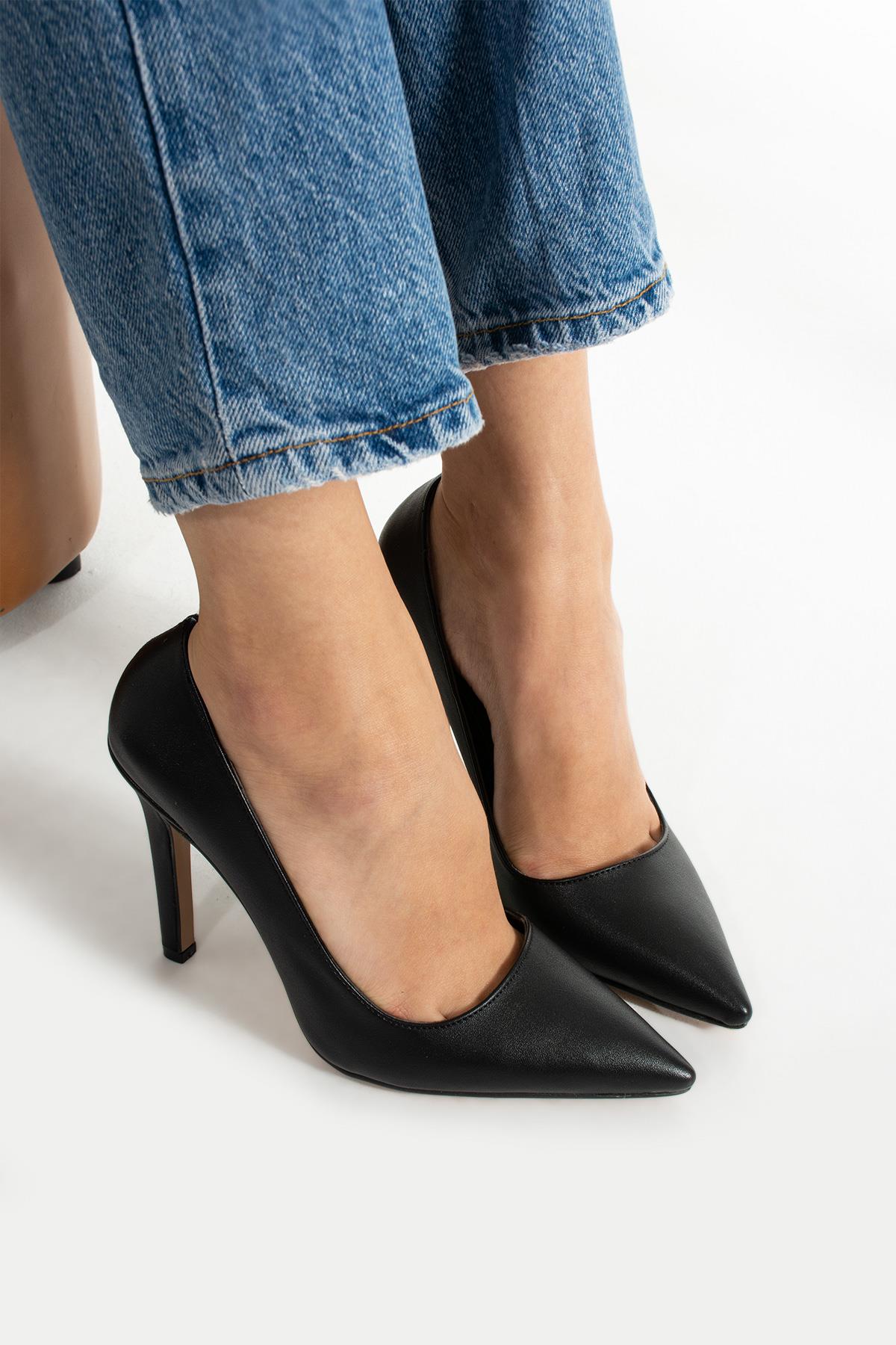Kadın Stiletto Topuklu Ayakkabı (KALIP KÜÇÜK, BİR BEDEN BÜYÜK ALINIZ)