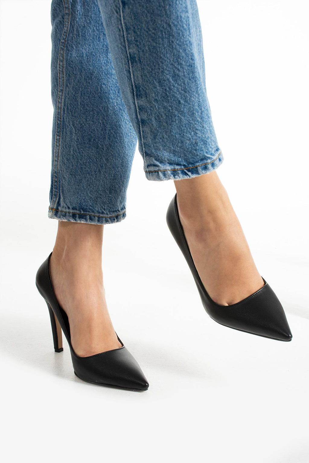 Kadın Stiletto Topuklu Ayakkabı (KALIP KÜÇÜK, BİR BEDEN BÜYÜK ALINIZ)