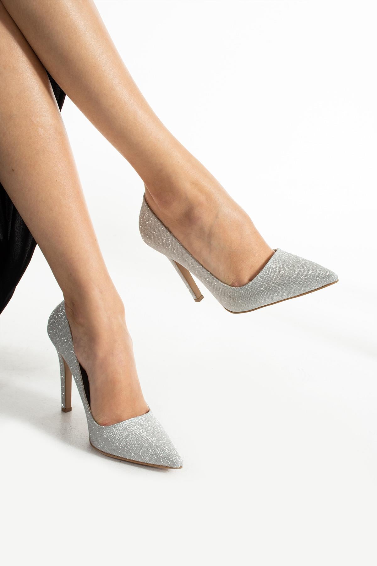 Kadın Stiletto Topuklu Ayakkabı (KALIP KÜÇÜK, BİR BEDEN BÜYÜK ALINIZ)