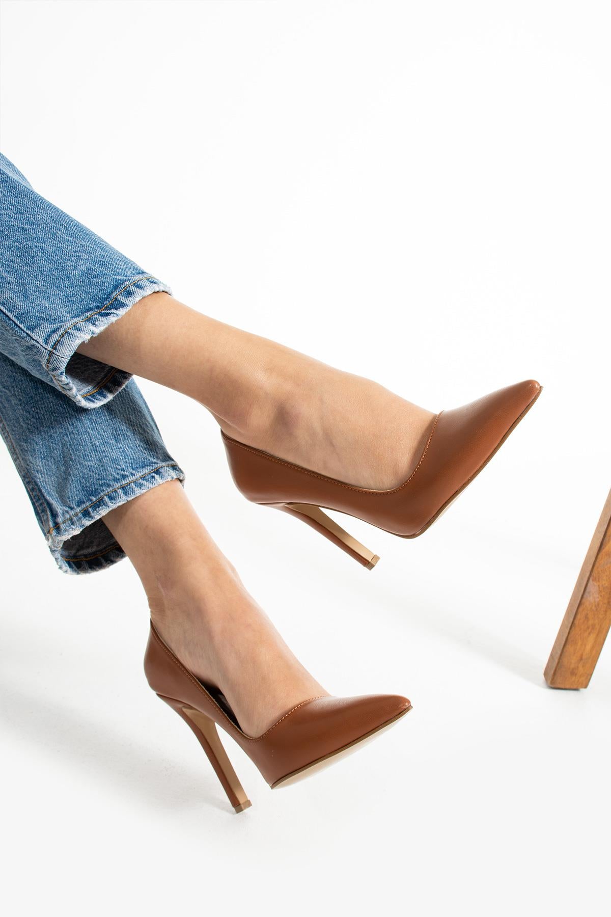 Kadın Stiletto Topuklu Ayakkabı (KALIP KÜÇÜK, BİR BEDEN BÜYÜK ALINIZ)