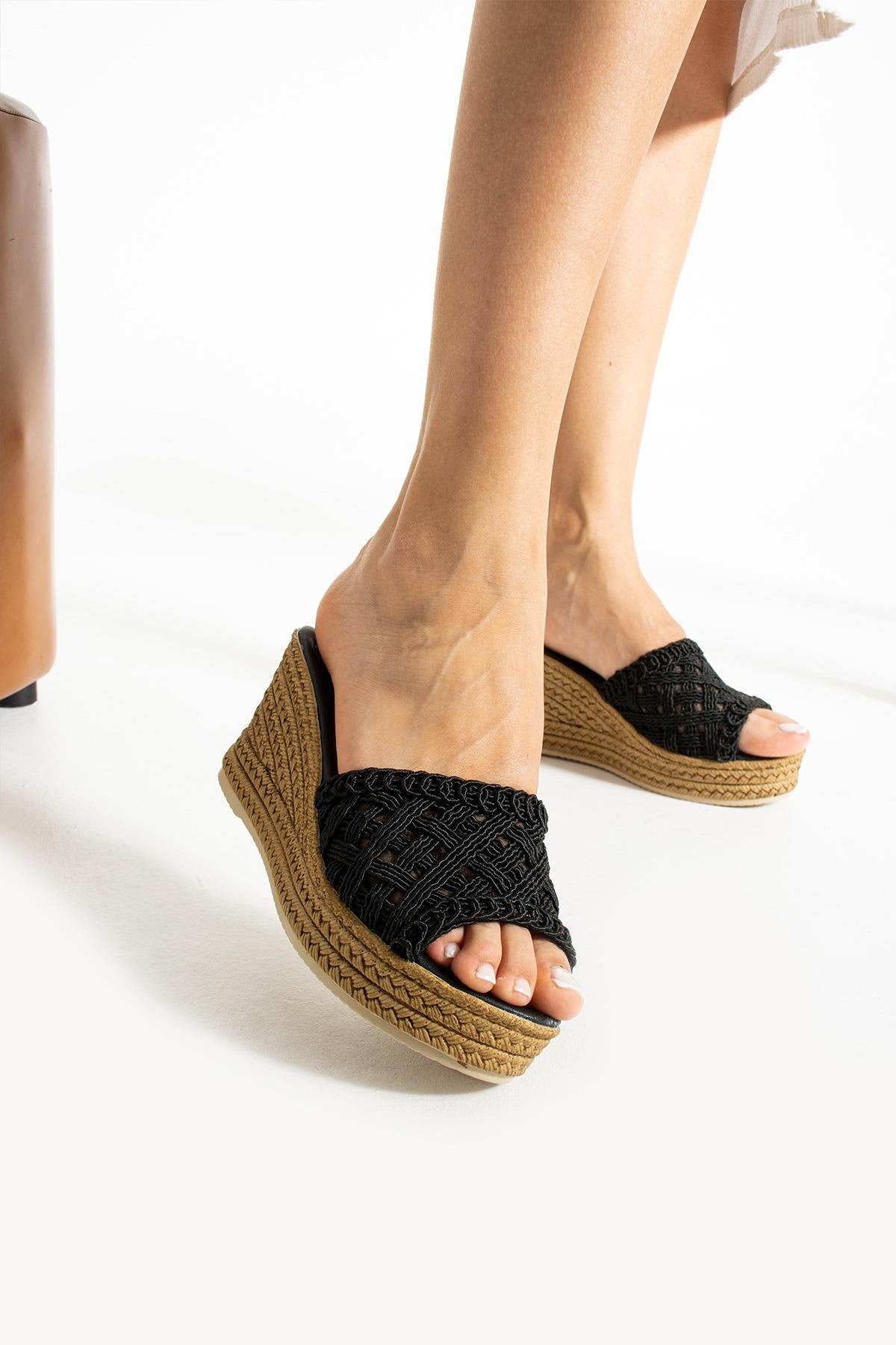 Siyah Dolgu Topuk Terlik Rahat Comfort (8cm)