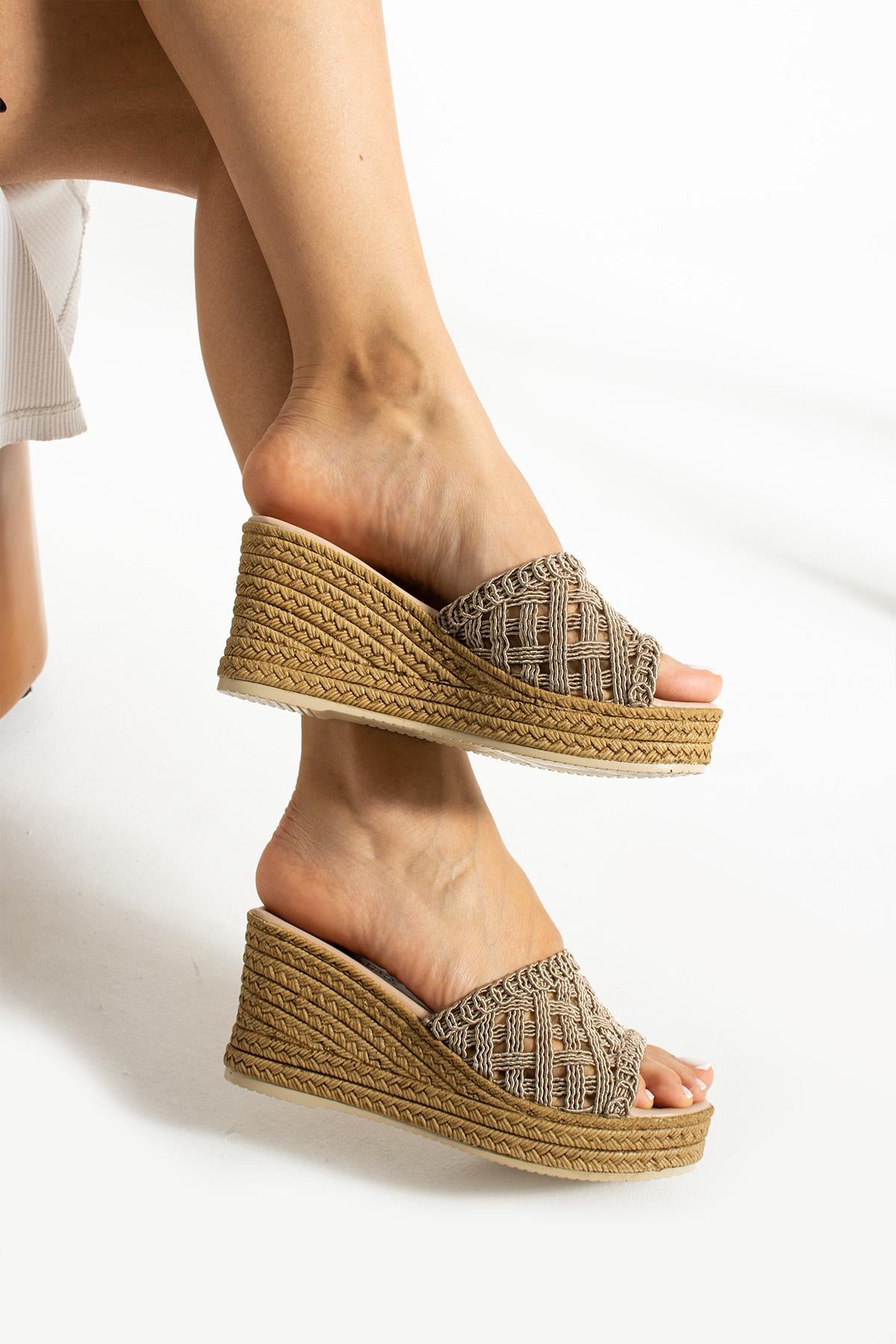 Vizon Dolgu Topuk Terlik Rahat Comfort (8cm)